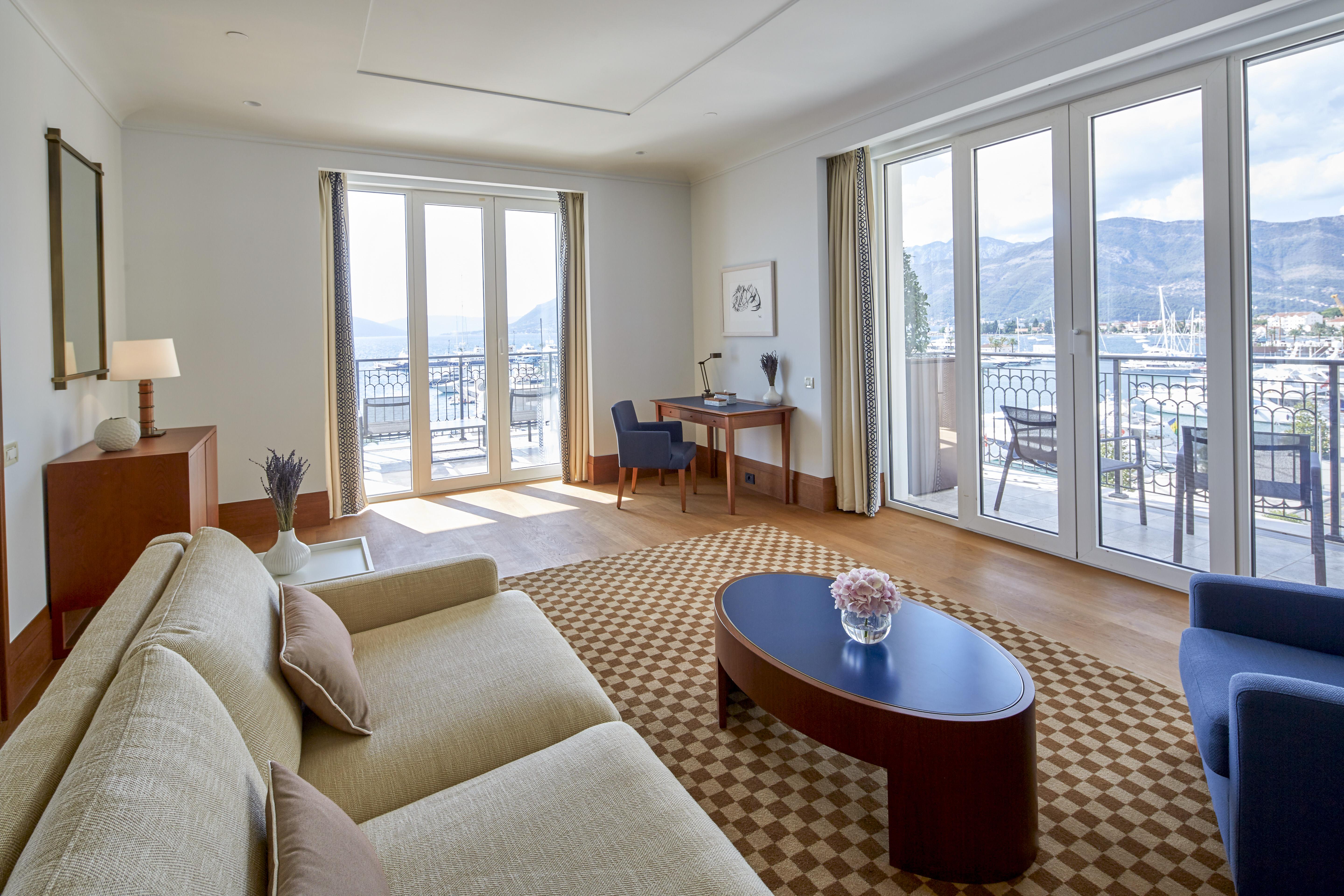 Regent Porto Montenegro Tivat Exterior foto A suite at the hotel