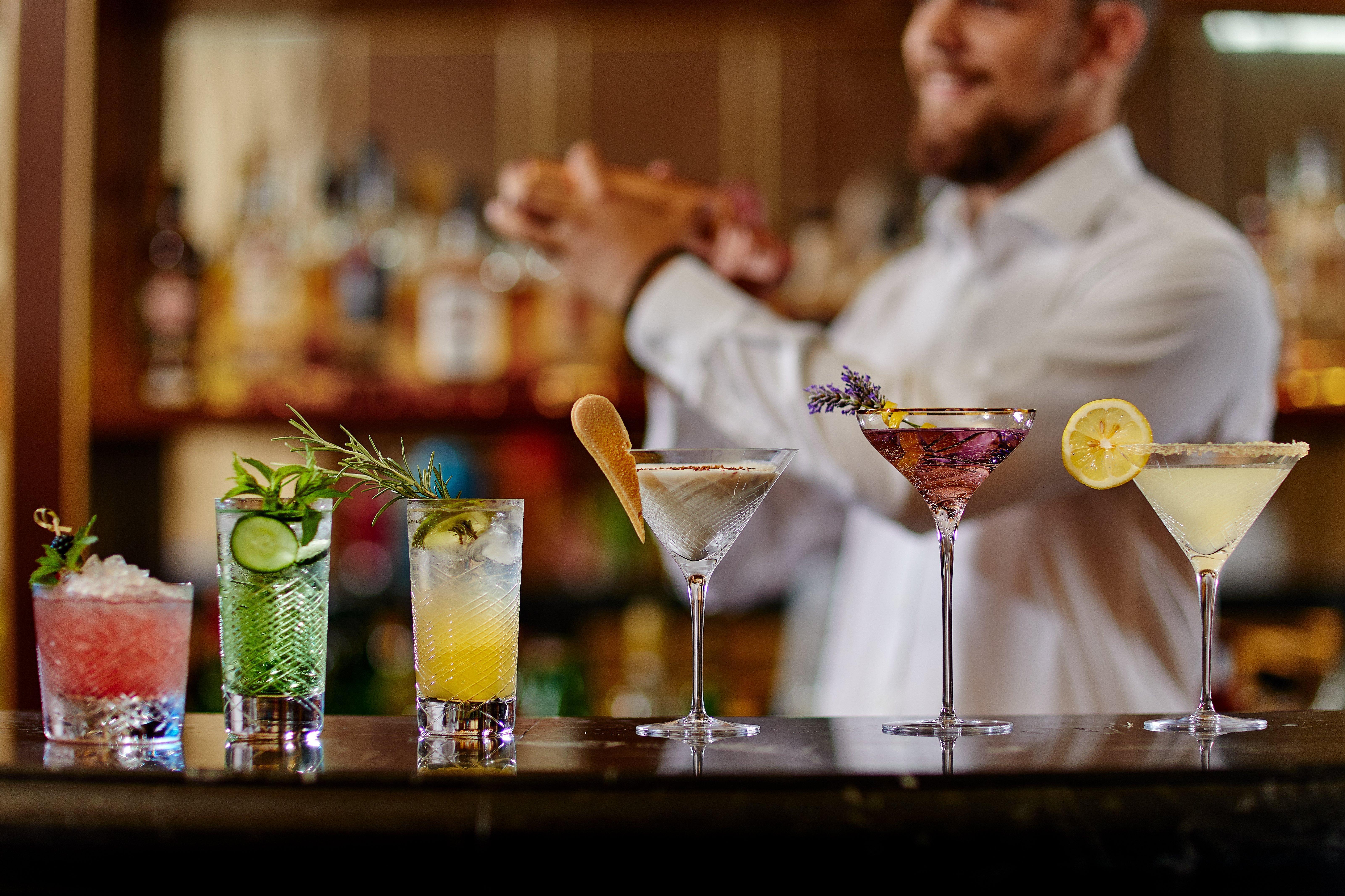 Regent Porto Montenegro Tivat Exterior foto A bartender at work