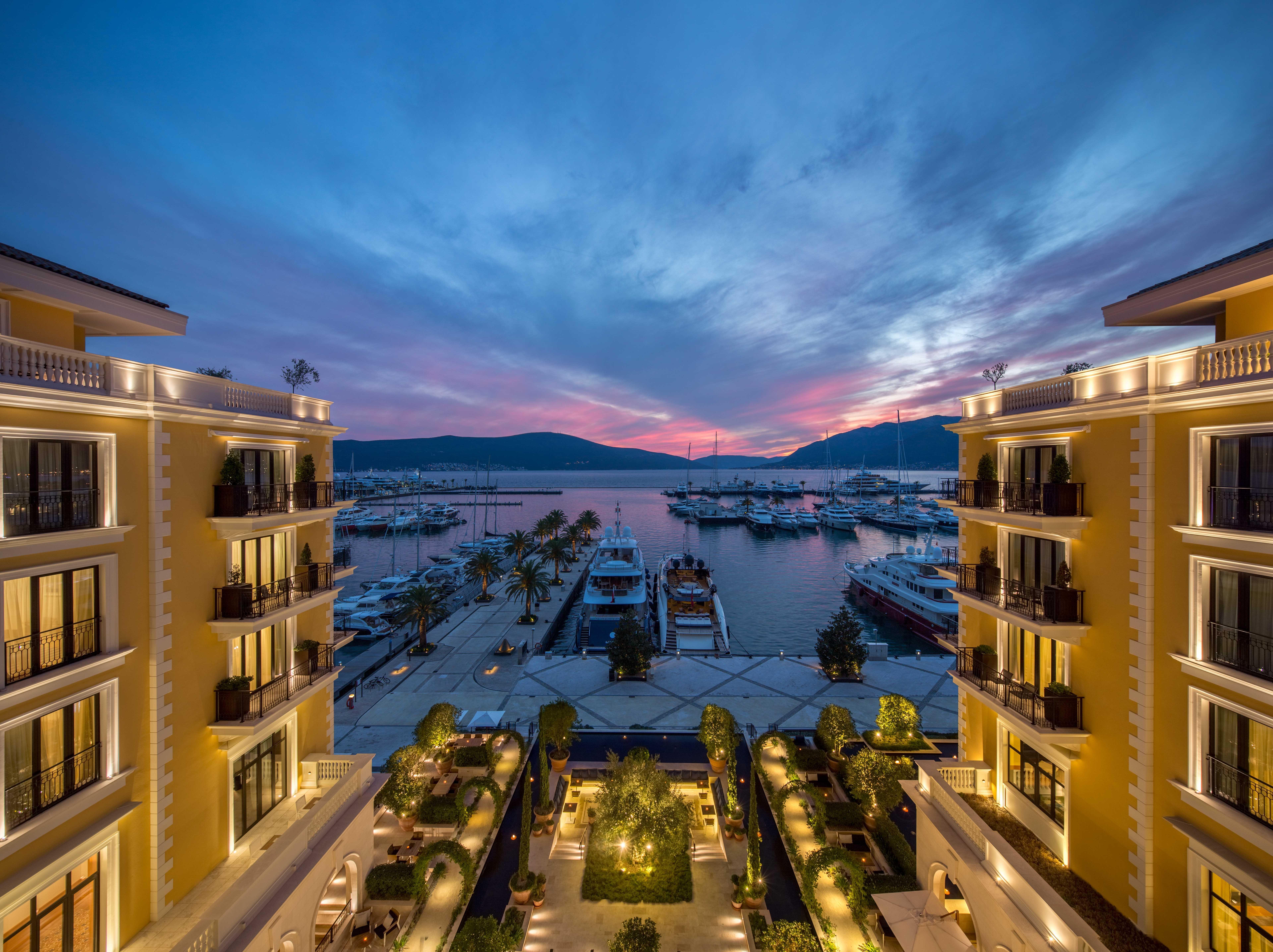Regent Porto Montenegro Tivat Exterior foto View of the port of Porto Cervo