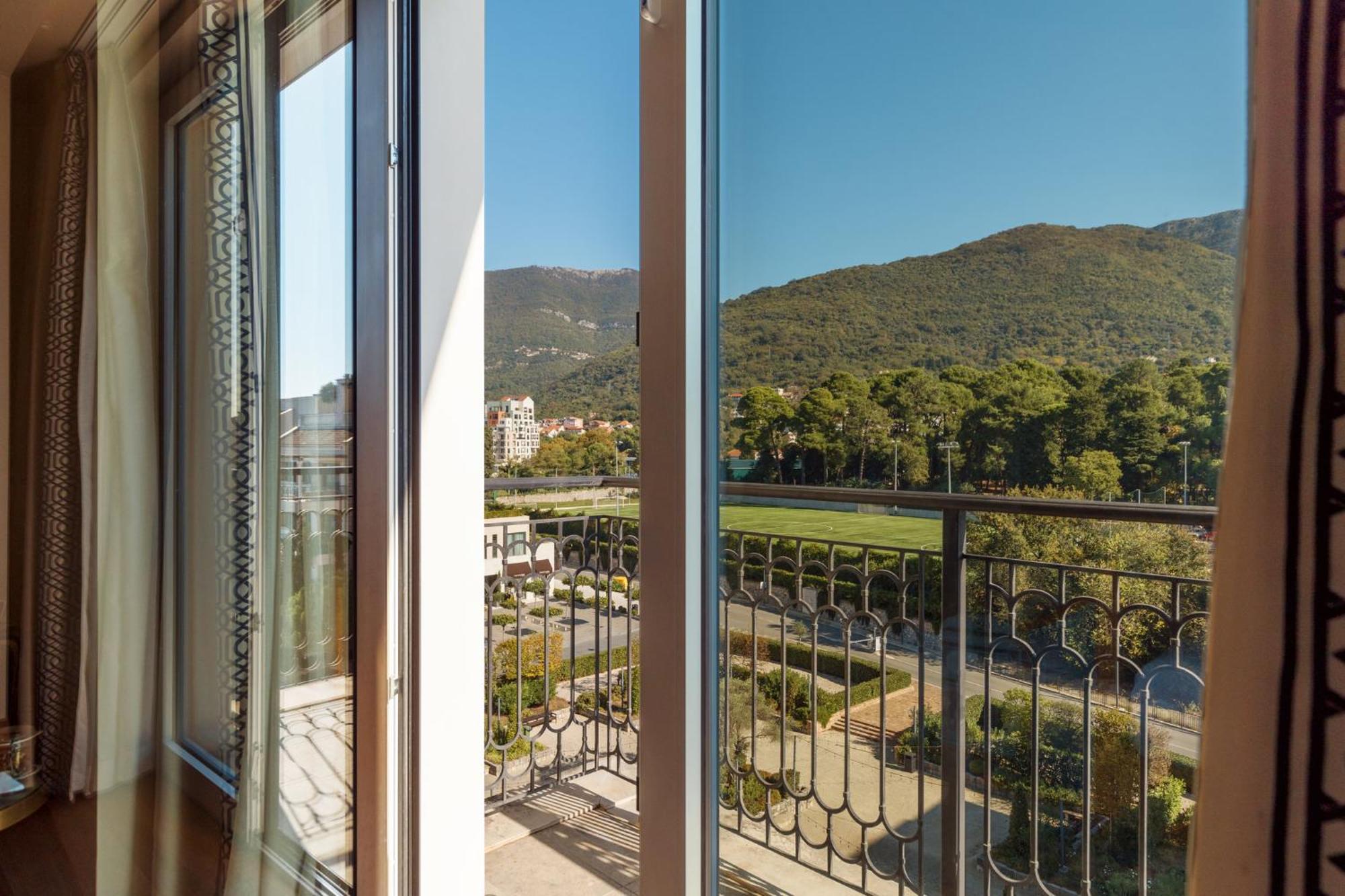 Regent Porto Montenegro Tivat Exterior foto View from the hotel