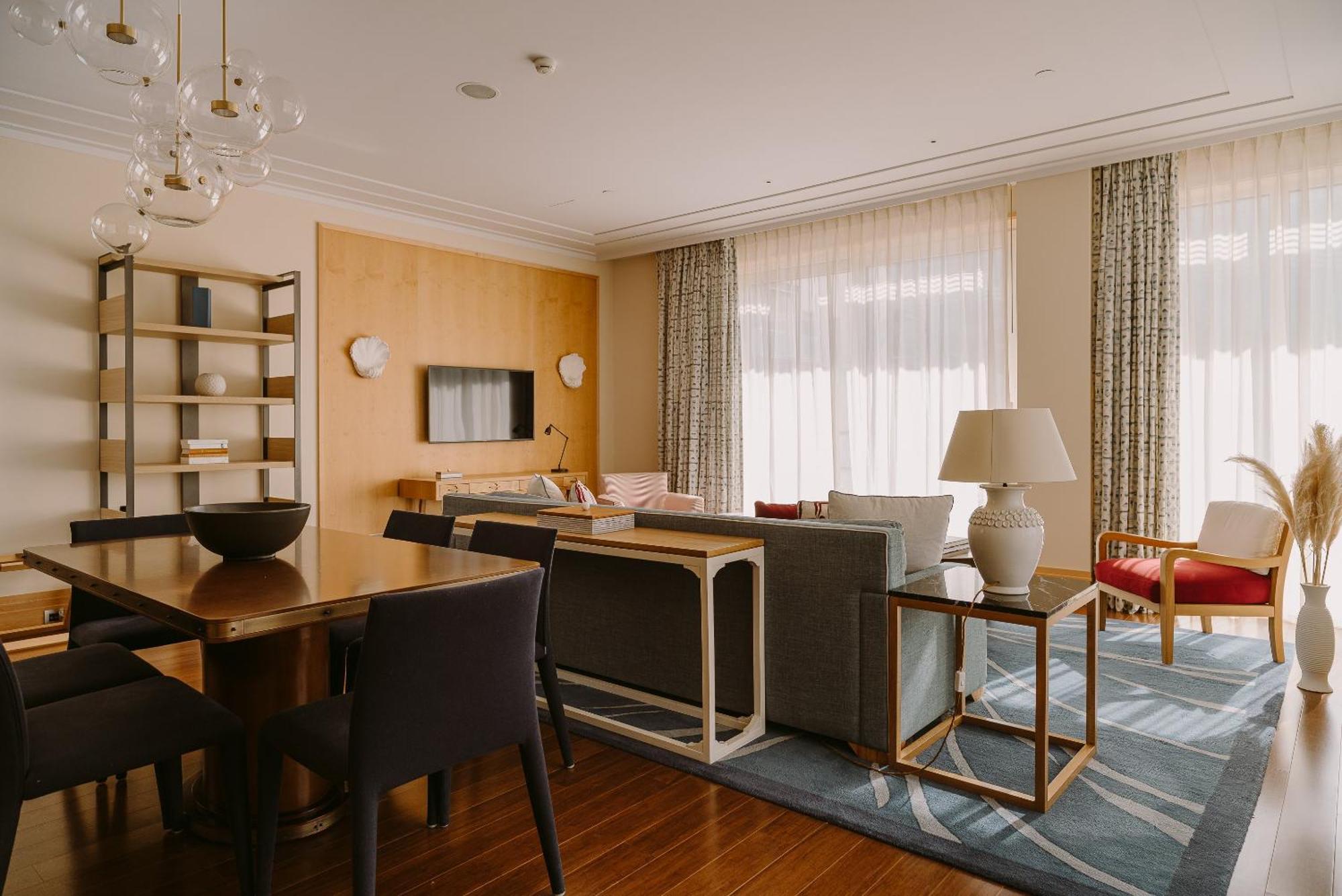 Regent Porto Montenegro Tivat Exterior foto A suite at the Mandarin Oriental, Munich